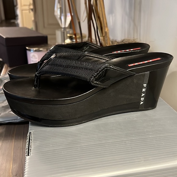 Prada ribbon patent platform sandal - Picture 9 of 10